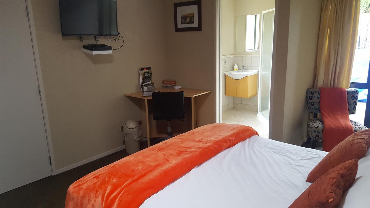 Heta Road B&B New Plymouth Exterior foto